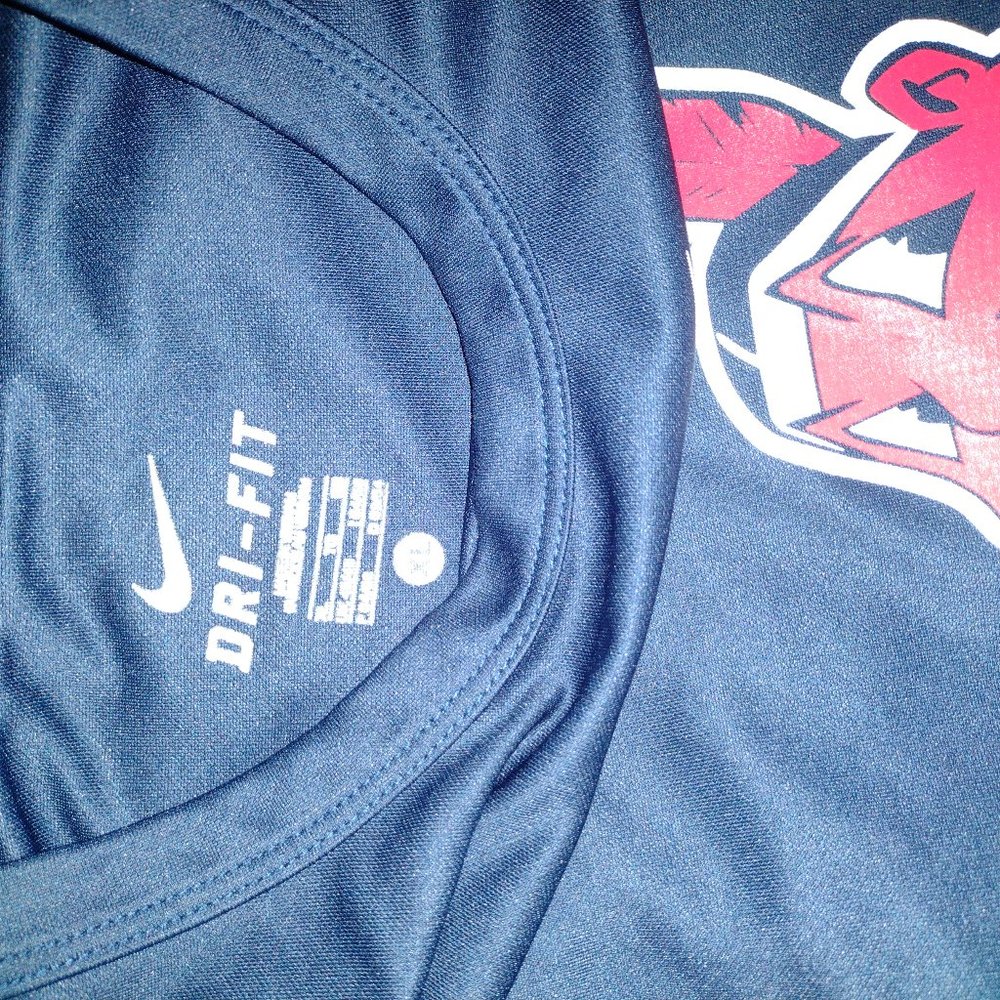 NIKE,DRI FIT,CHIEF WAHOO, CLEVELAND INDIANS,men's xlg,FREE GIFT w order
